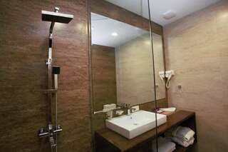 Отель Gallery Art Hotel Тбилиси Стандартный двухместный номер с 1 кроватью-9
