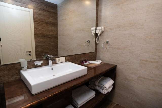 Отель Gallery Art Hotel Тбилиси-27